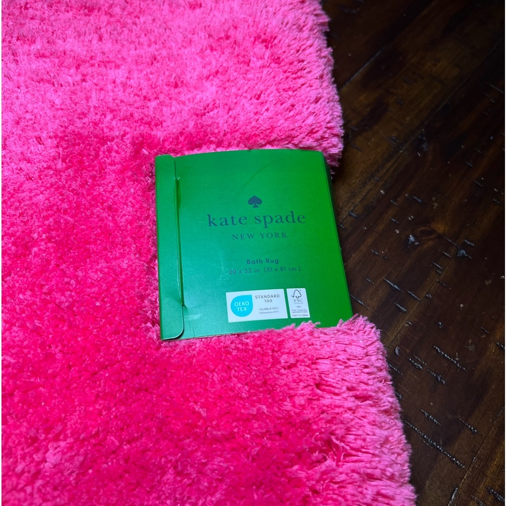 Kate Spade New York Hot Pink/Barbie Pink Bath Rug Size 20x32in. - Picture 3 of 4